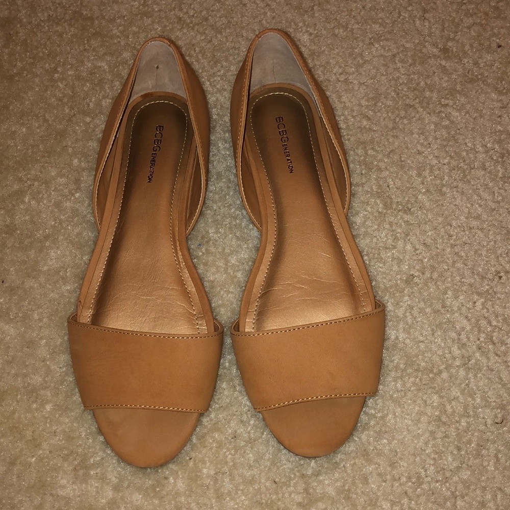 BCBG brown flats